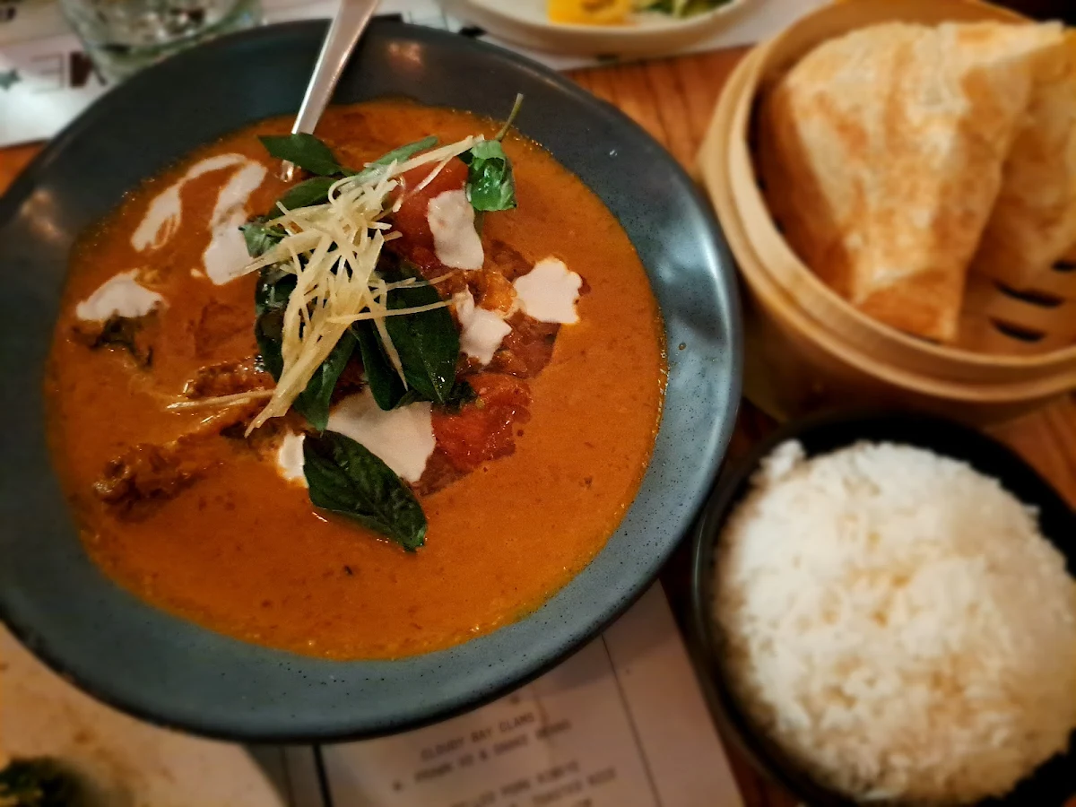 Duck Curry, Chin Chin