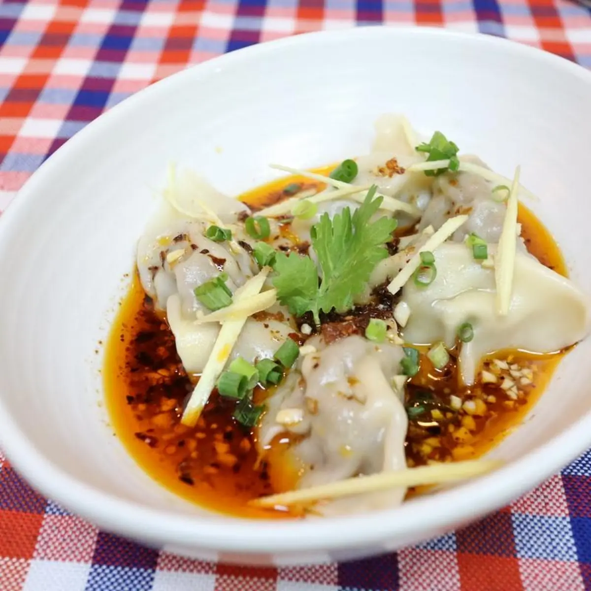 Steamed Dumplings with Chili Oil