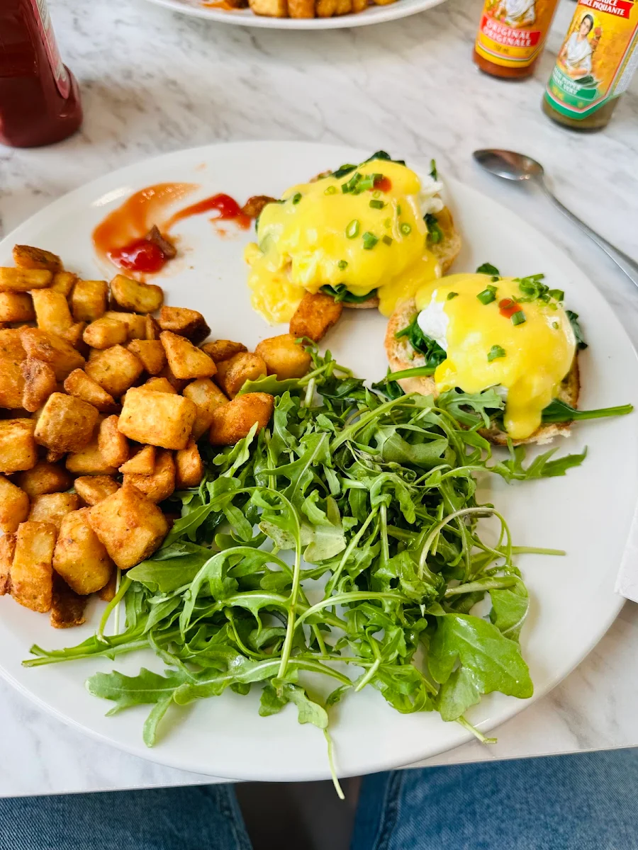 Egg Benedict, Evviva Breakfast and Lunch