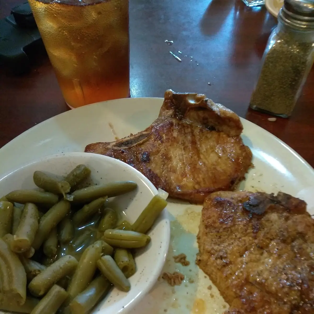 Grilled Pork Chops and Green Beans