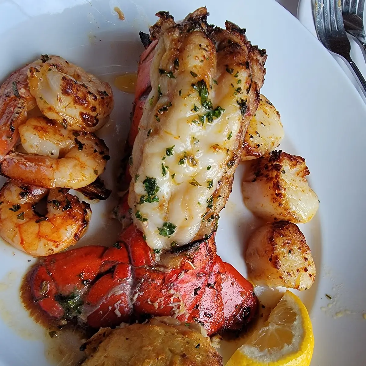 Broiled Seafood Platter