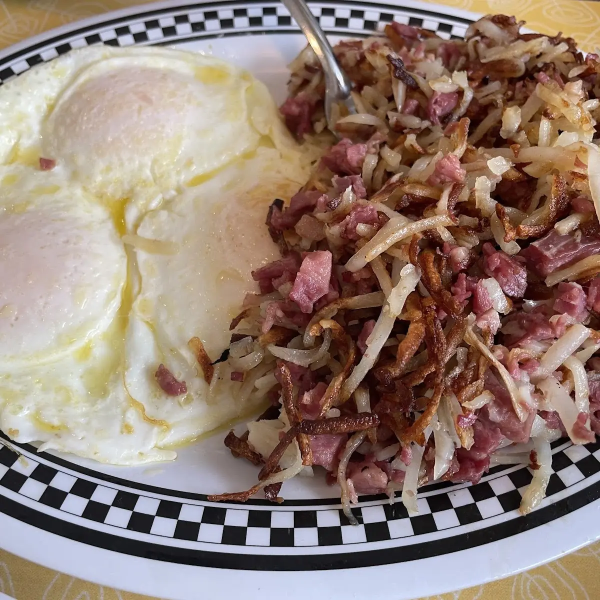 Corned Beef Hash & Eggs