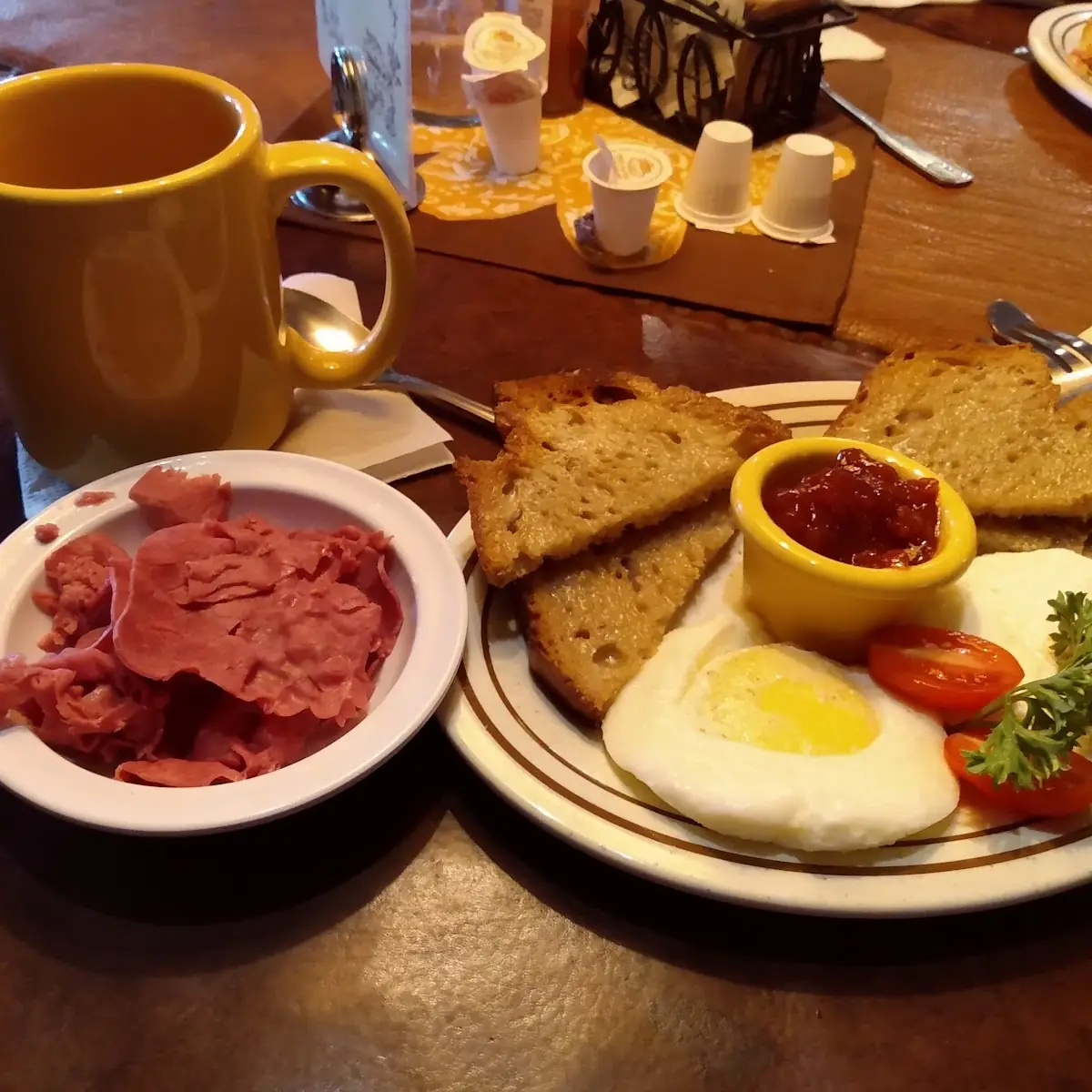 Pouched Eggs & Corned Beef