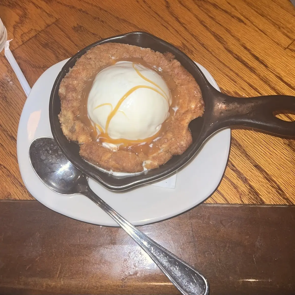 Salted Caramel Cookie Skillet