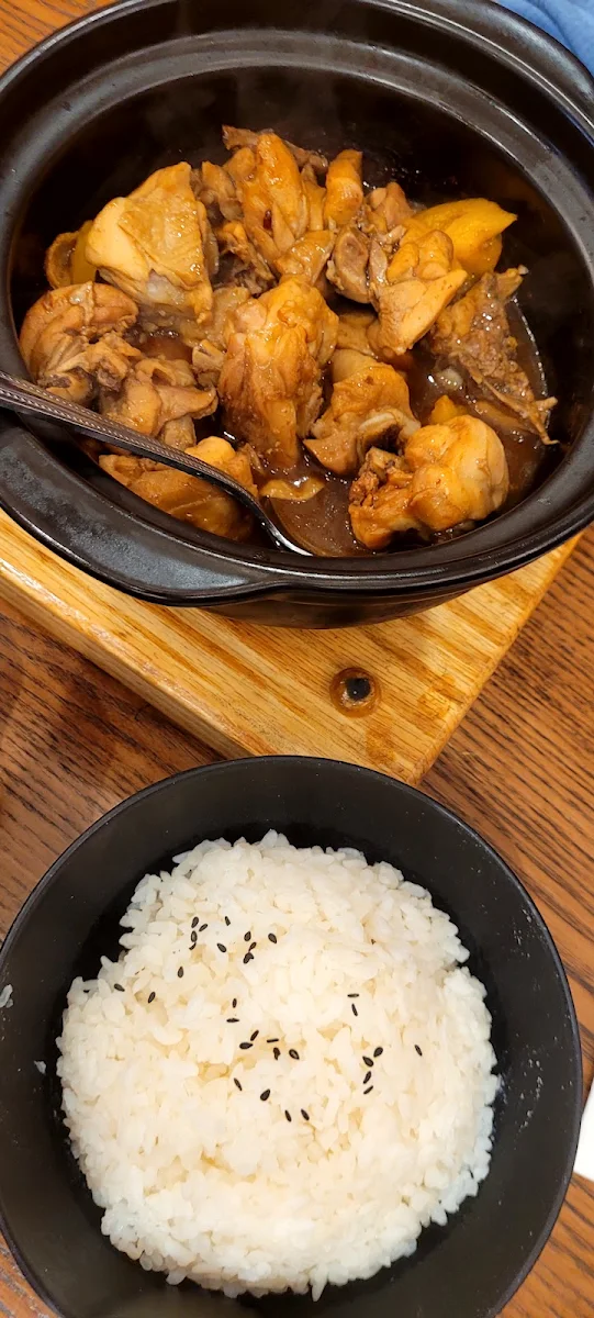 Yang's Braised Chicken Rice, Yunshang Rice Noodle