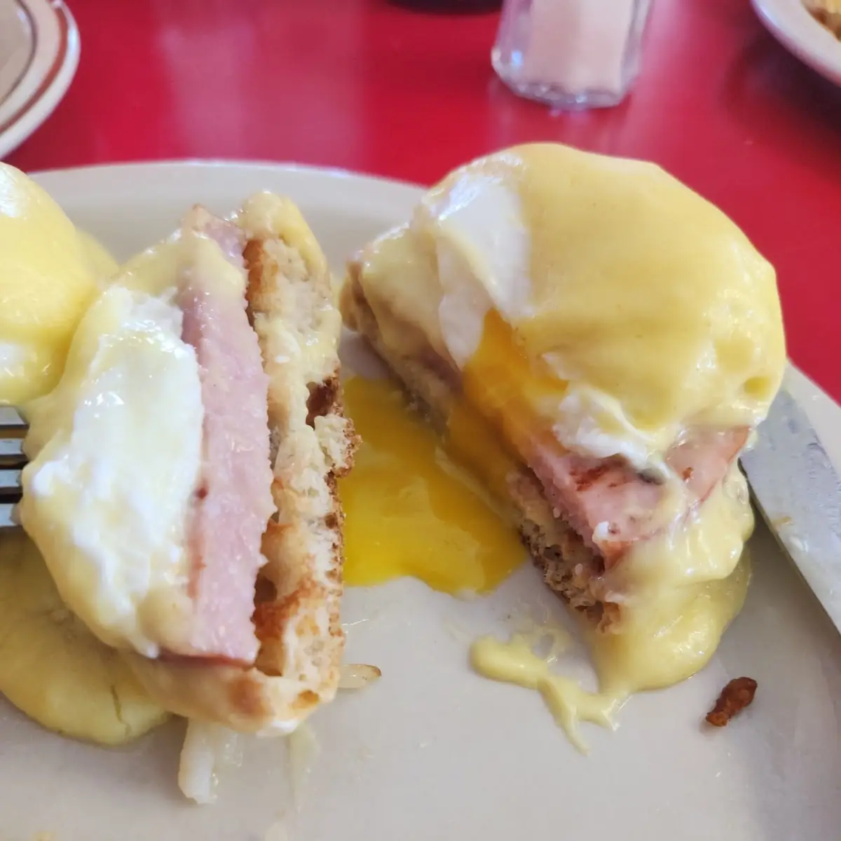 Smoked Salmon Benedict - Oo
