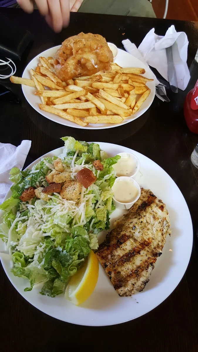 Off the Hook House Salad, Bare Bones Fish House & Smokery