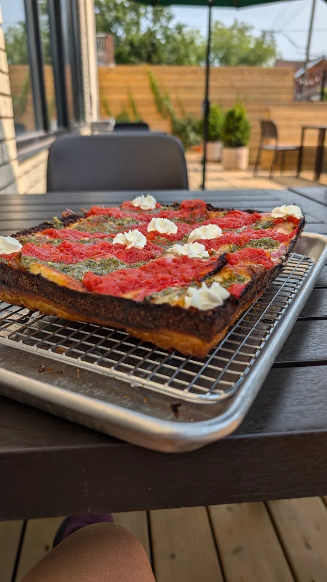 Highlights, Renaissance Detroit Style Pizza