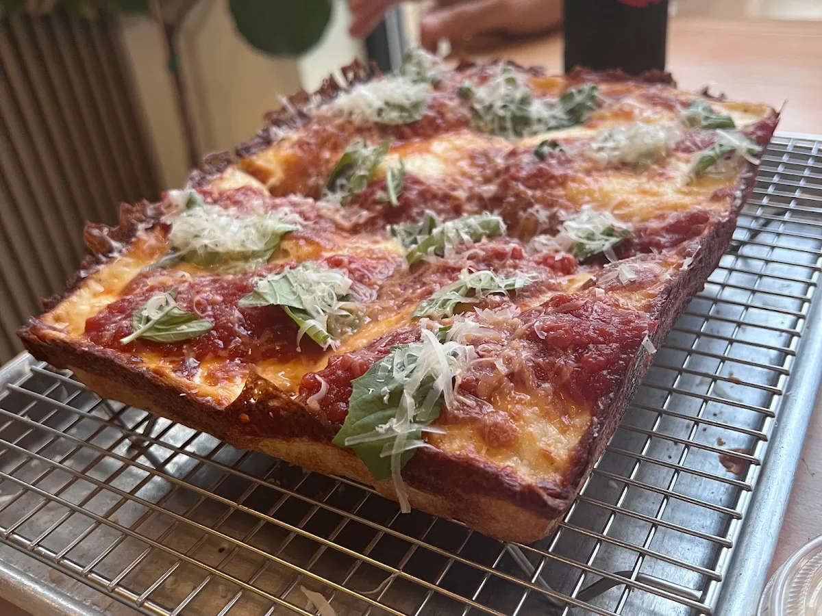 Highlights, Renaissance Detroit Style Pizza