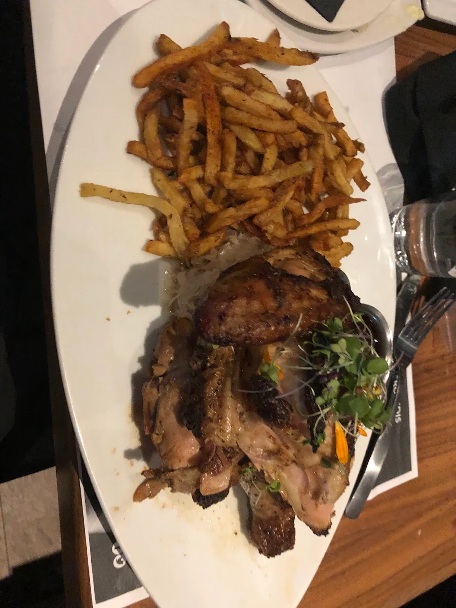 Demi Poulet