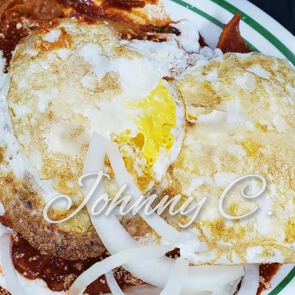 Chilaquiles Rojos Con Huevos