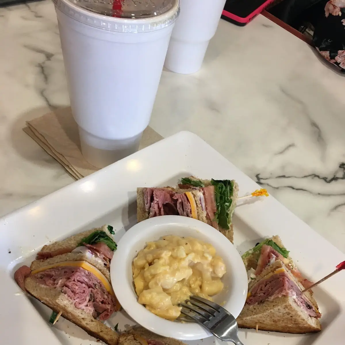 Club Sandwich with Mac and Cheese
