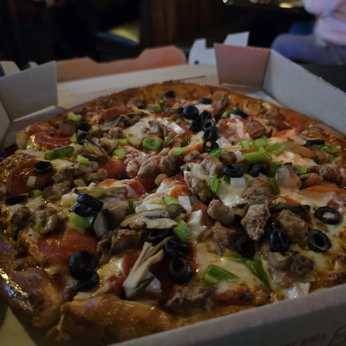 Deluxe Pizza