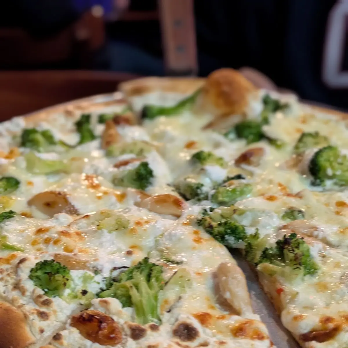Broccoli Garlic White Pizza
