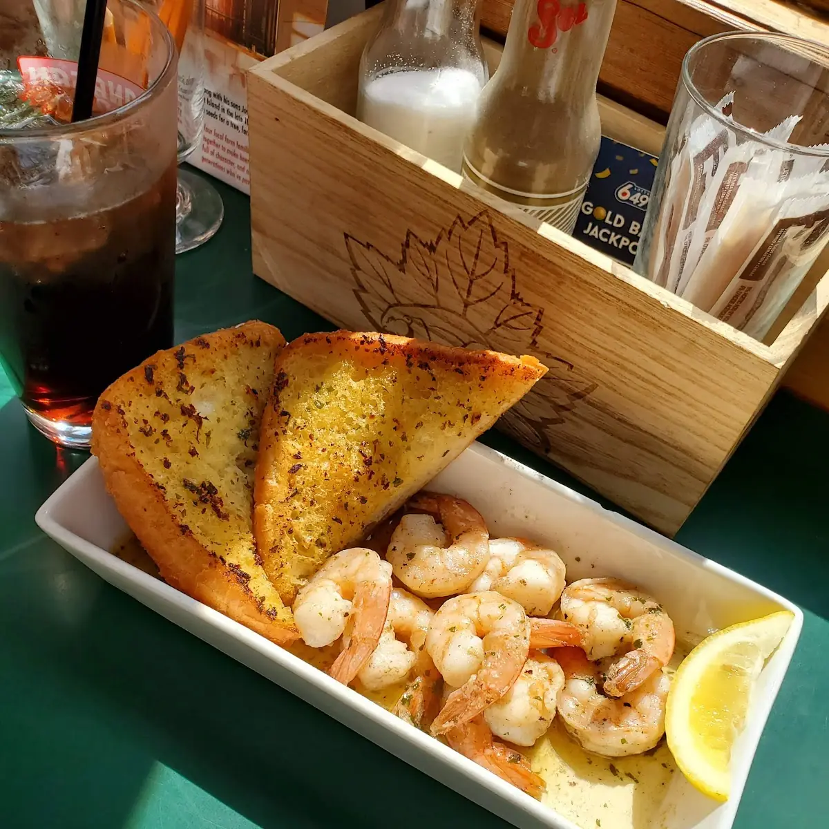 Garlic and Oil, Hummingbird Pub & Family Restaurant