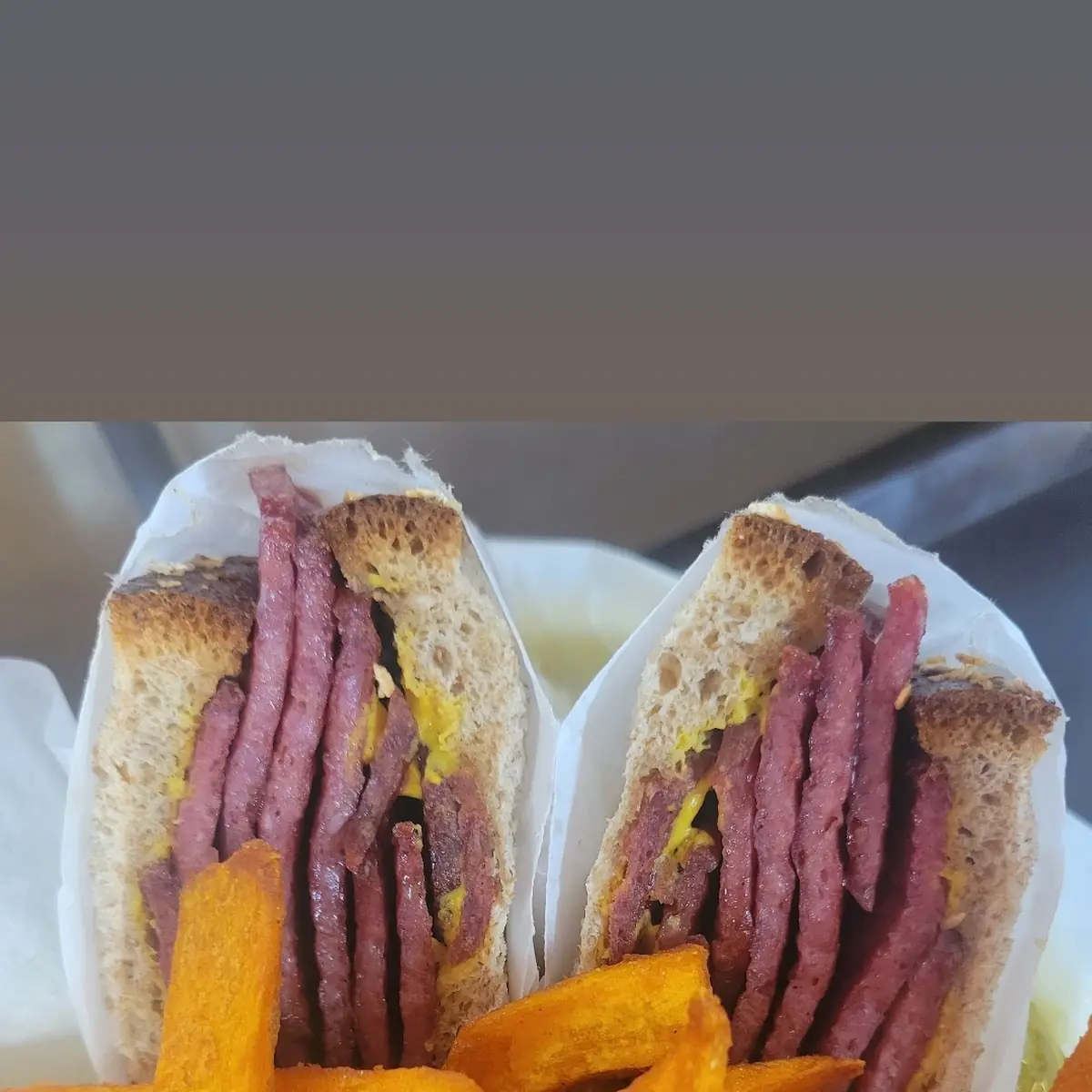 Pastrami 6" Sub w/Fries