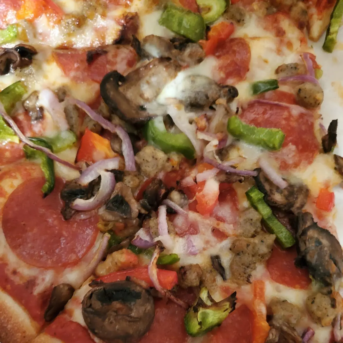 Deluxe Pizza