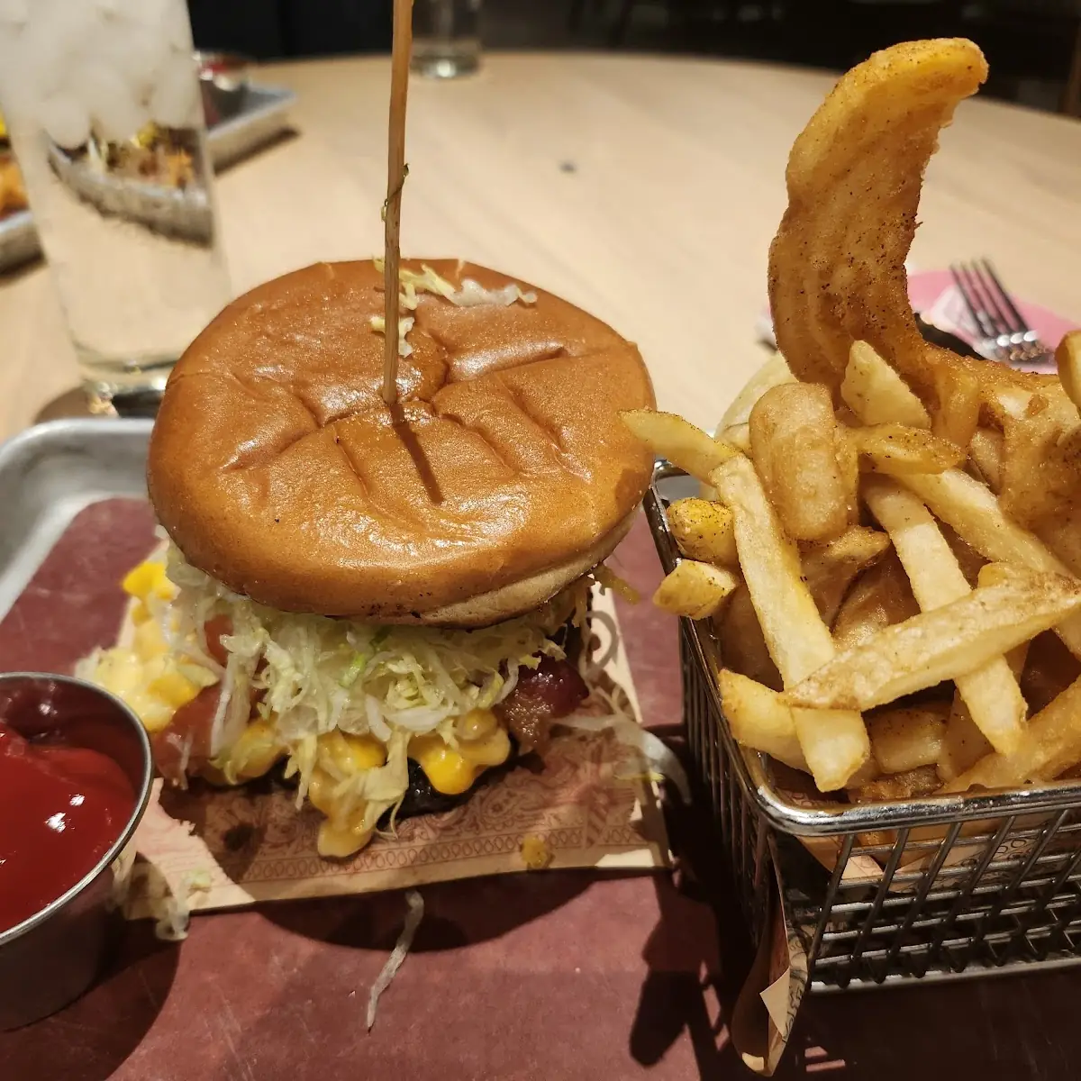 Bacon Mac and Cheese Burger