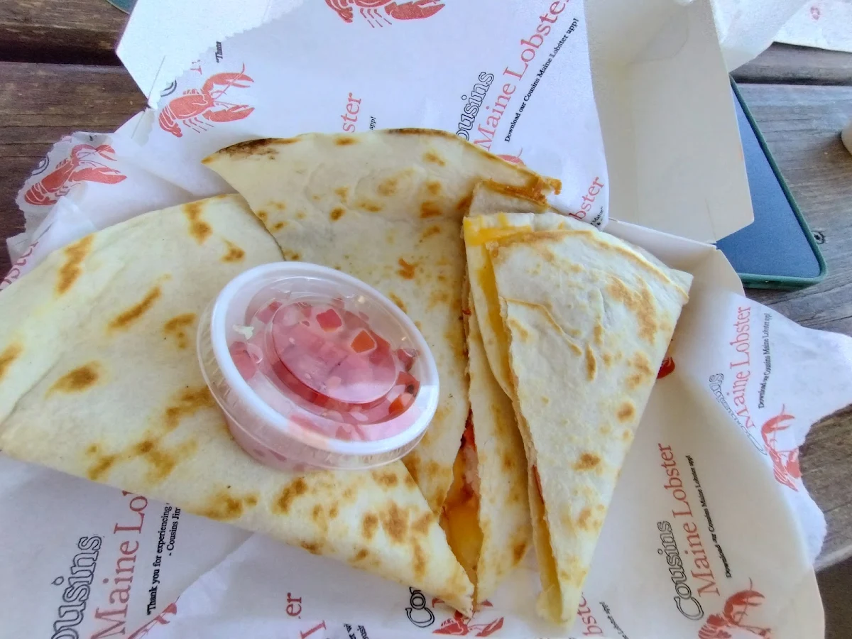 Luoster Quesadilla