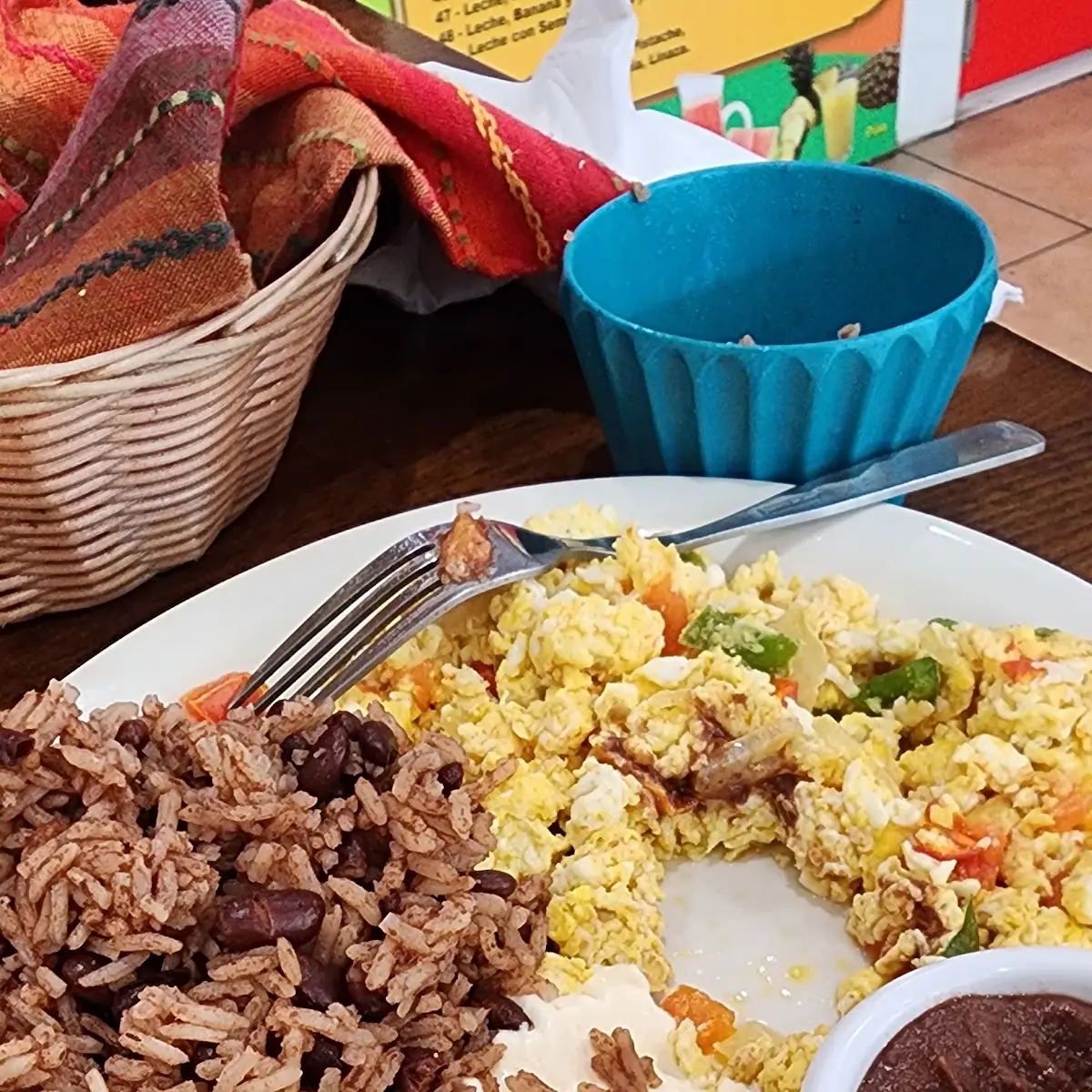 Desayuno Tipico Con Side De Casamiento