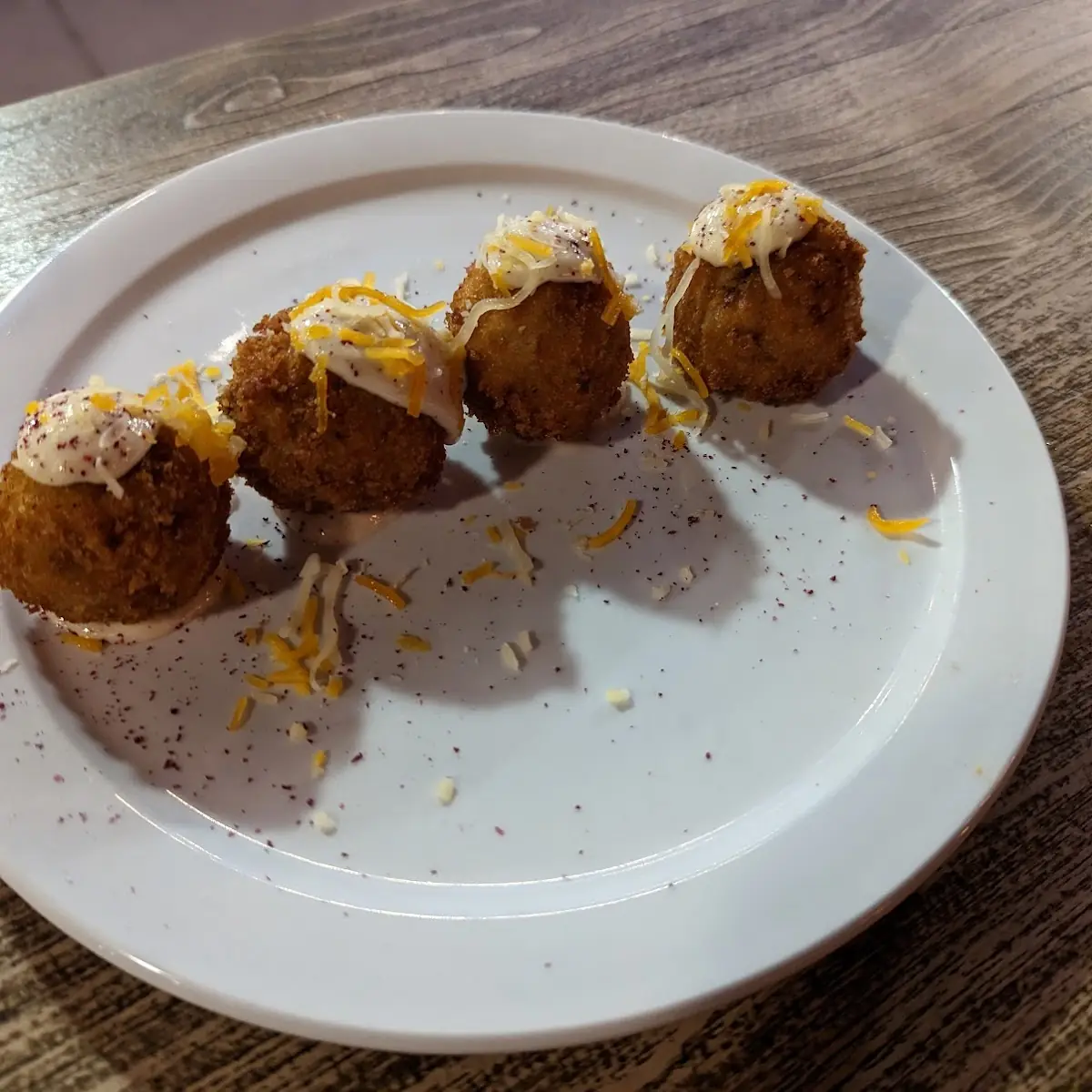 Mac 'N' Cheese Spheres