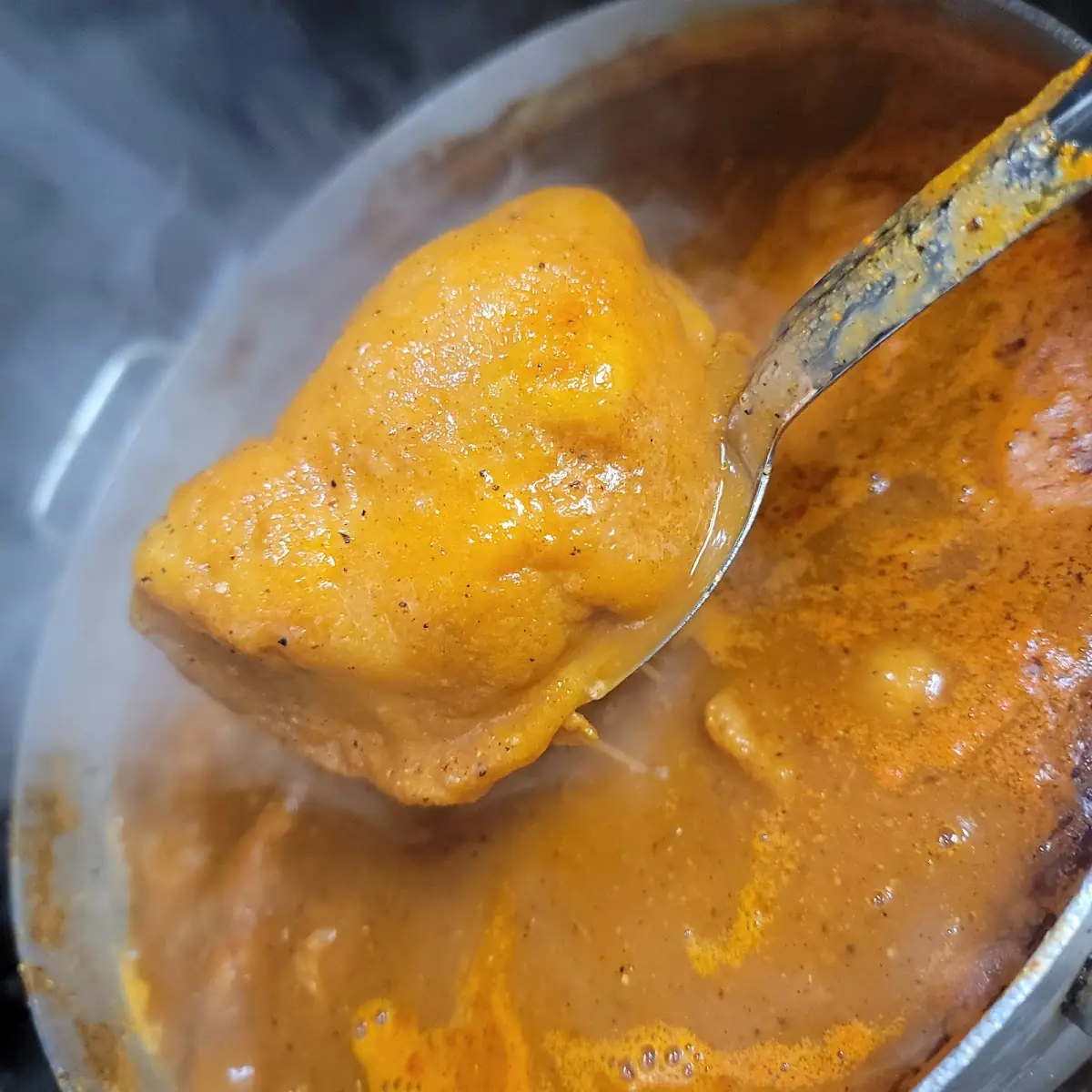 Patas de Cerdo Cpeadas En Salsa