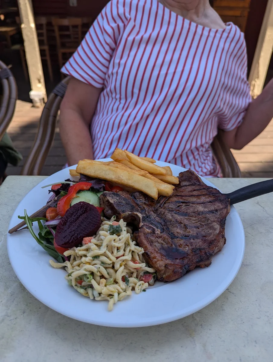 T Bone Steak Salad and Chips, The Vine Hotel