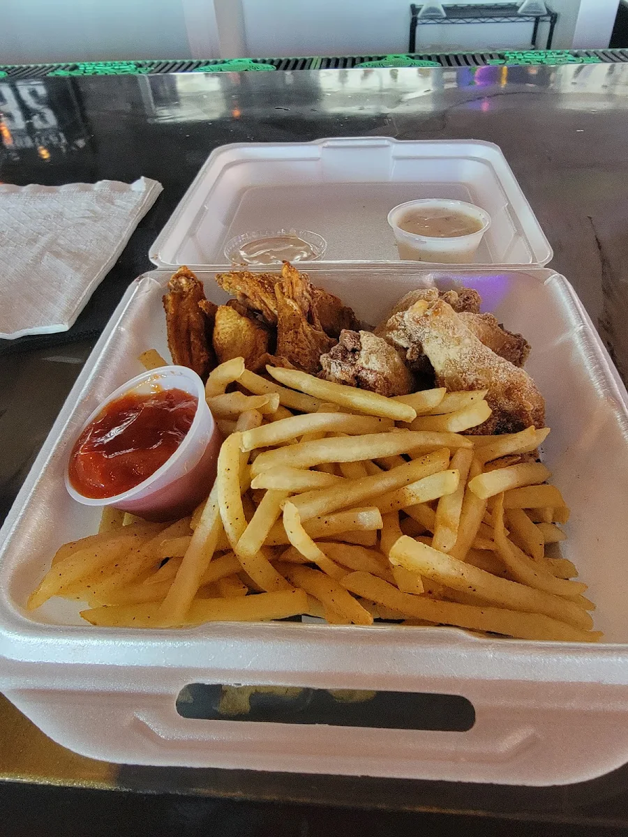 Cajun and Garlic Parmesan Bone on Wings