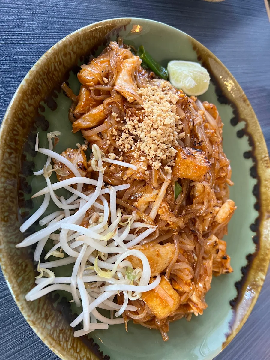 Chicken and Beef Pad Thai