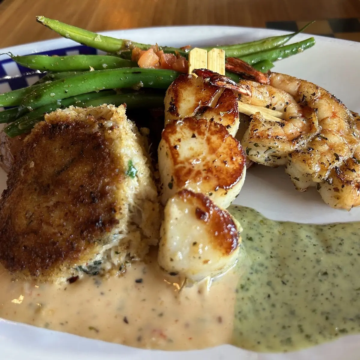 Prawn Scallop & Crab Un Cake Mixed Grill