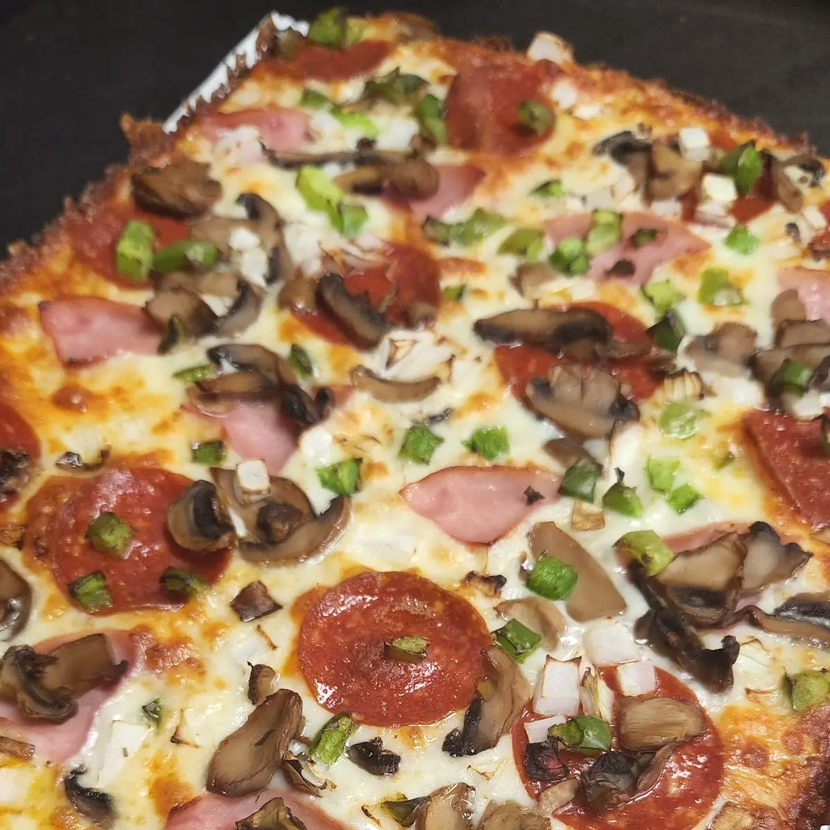 Deluxe Pizza