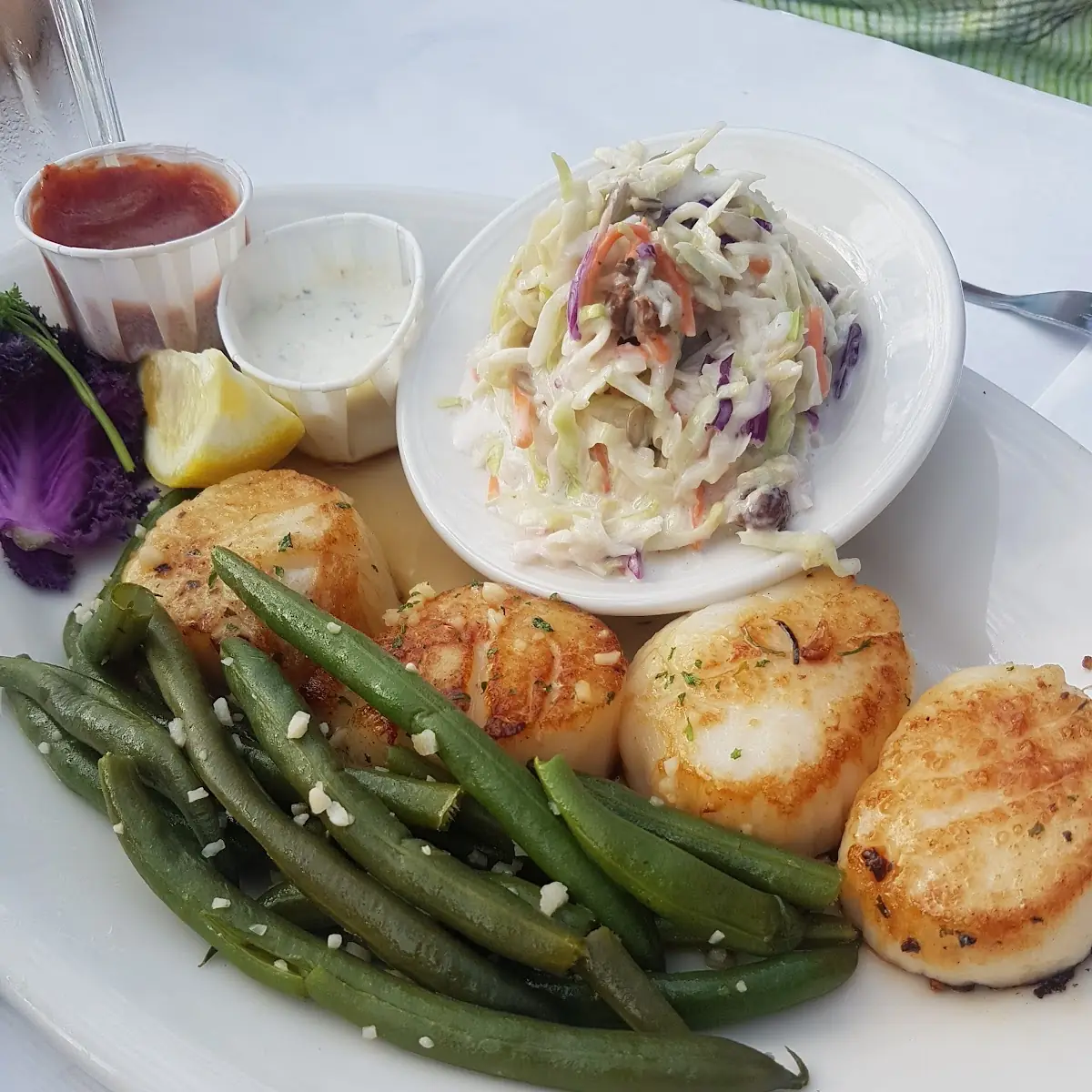 Crab Cakes 'N' Chips