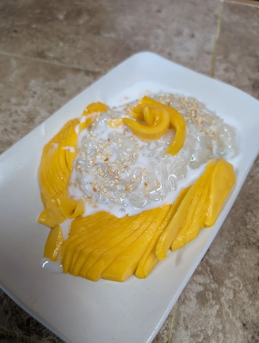 Sweet Coconut Sticky Rice with Mango