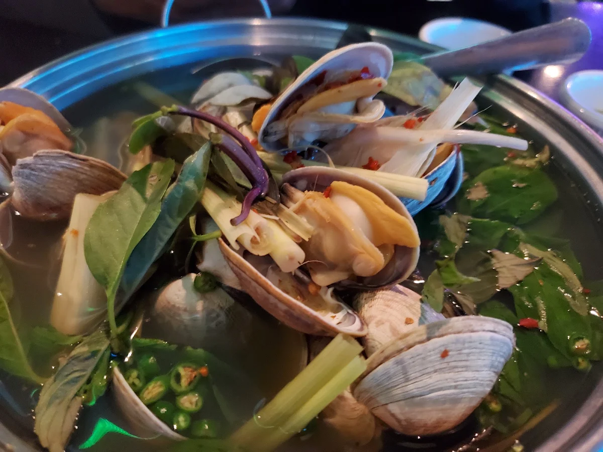 Steamed Clams in Lemongrass