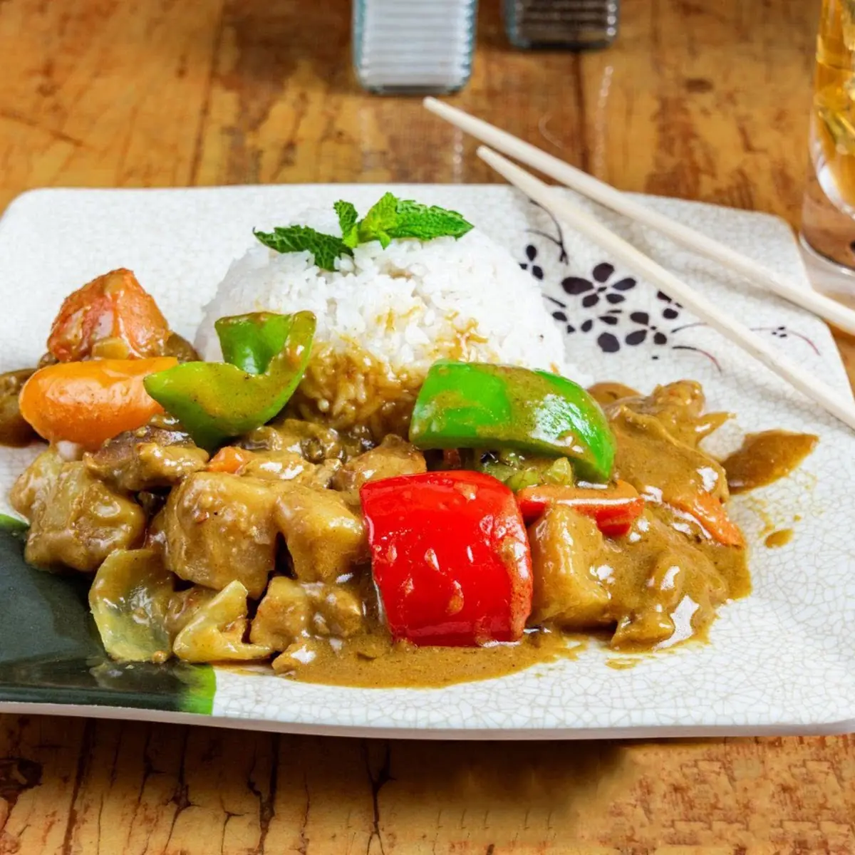 Vietnamese Curry Chicken Rice Plate