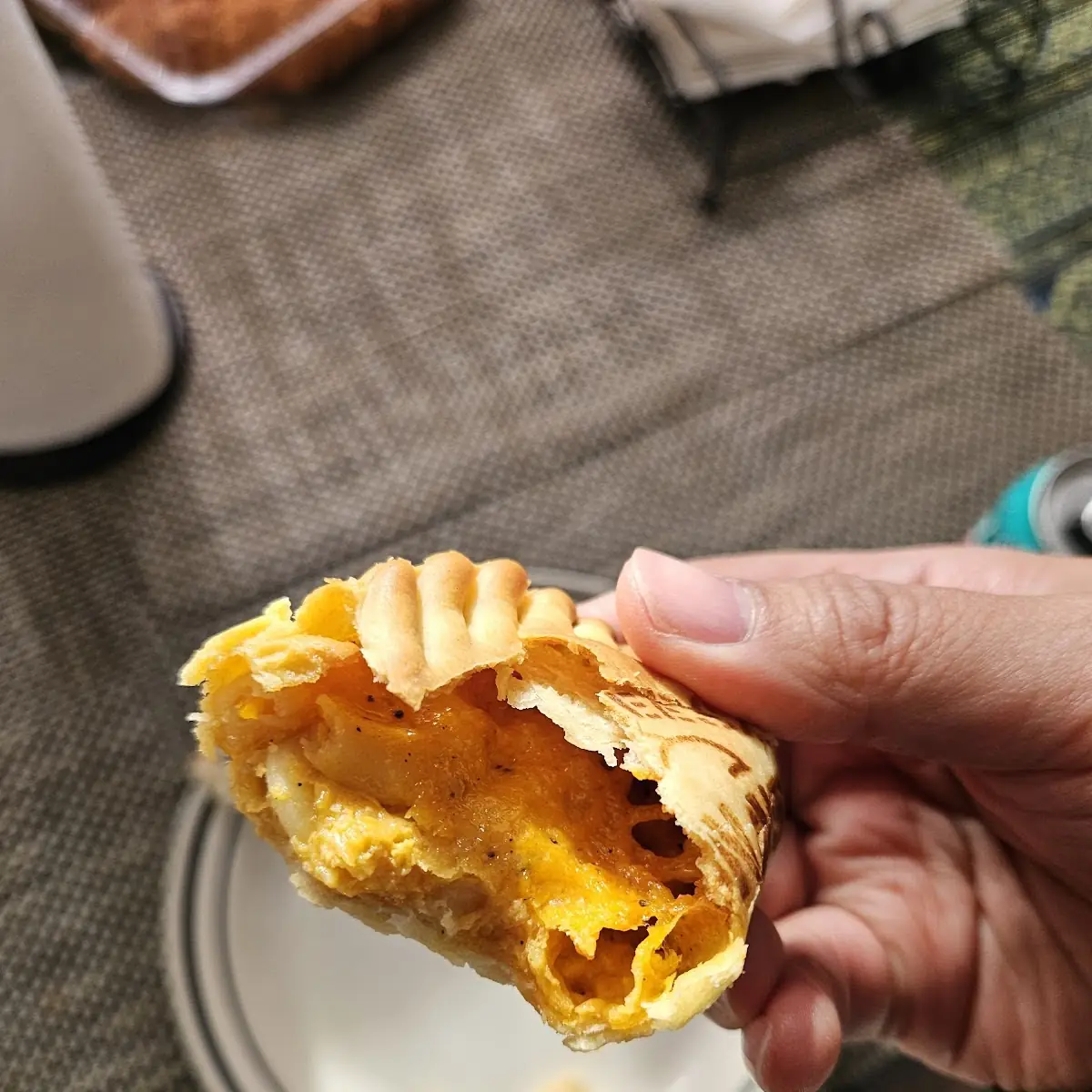 Mac and Cheese Empanada