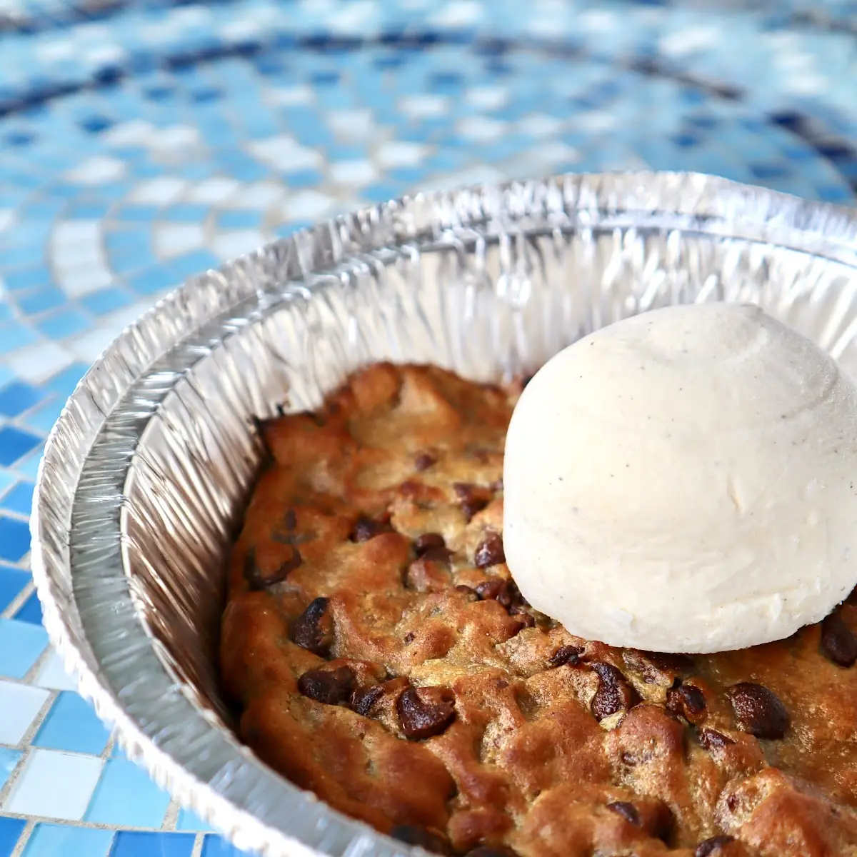 Chocolate Chip Deep Dish Cookie 5 Oz