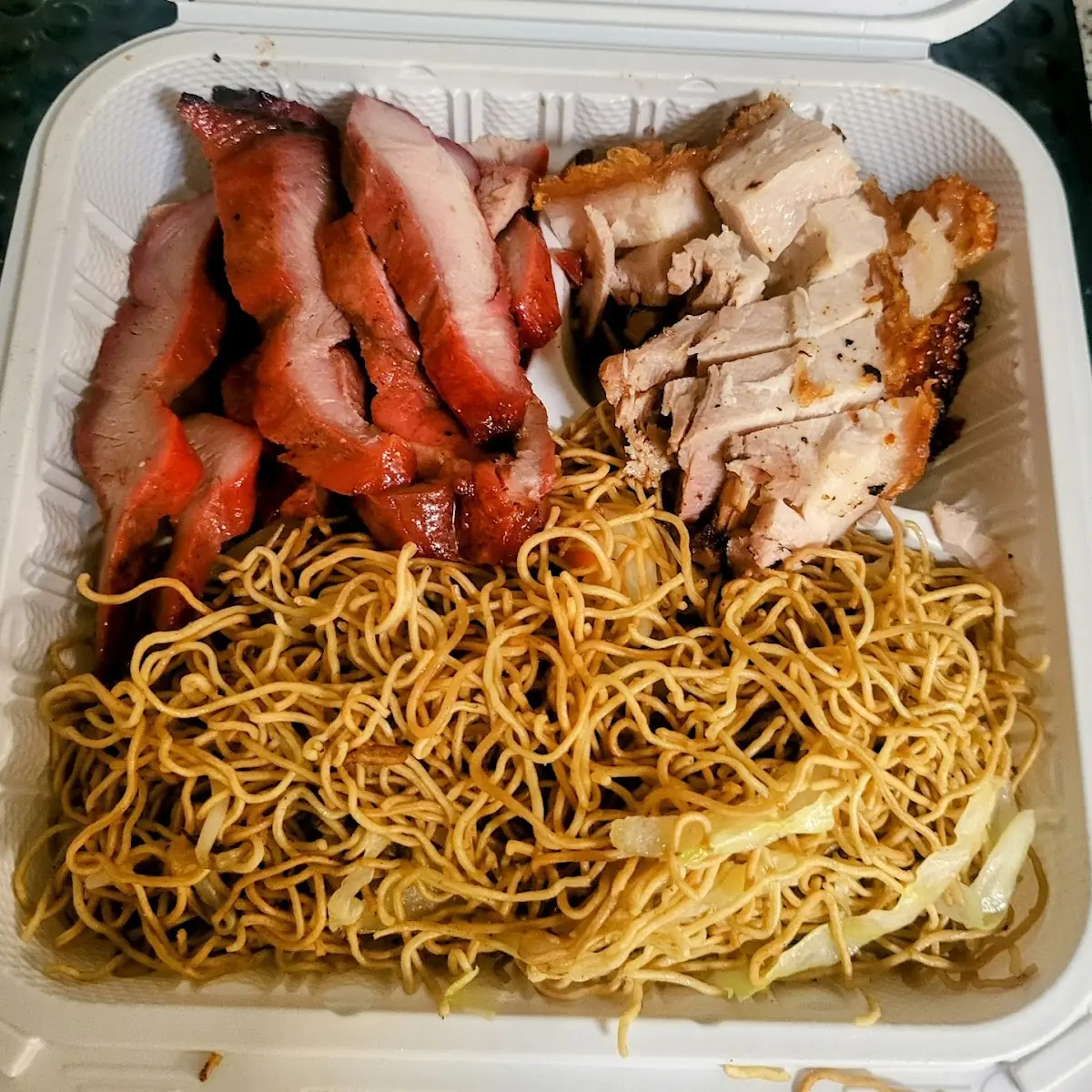 Chow Mein Rost Pork Char Siu