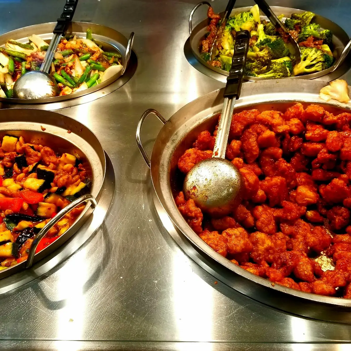 Chicken Dishes and Broccoli Beef