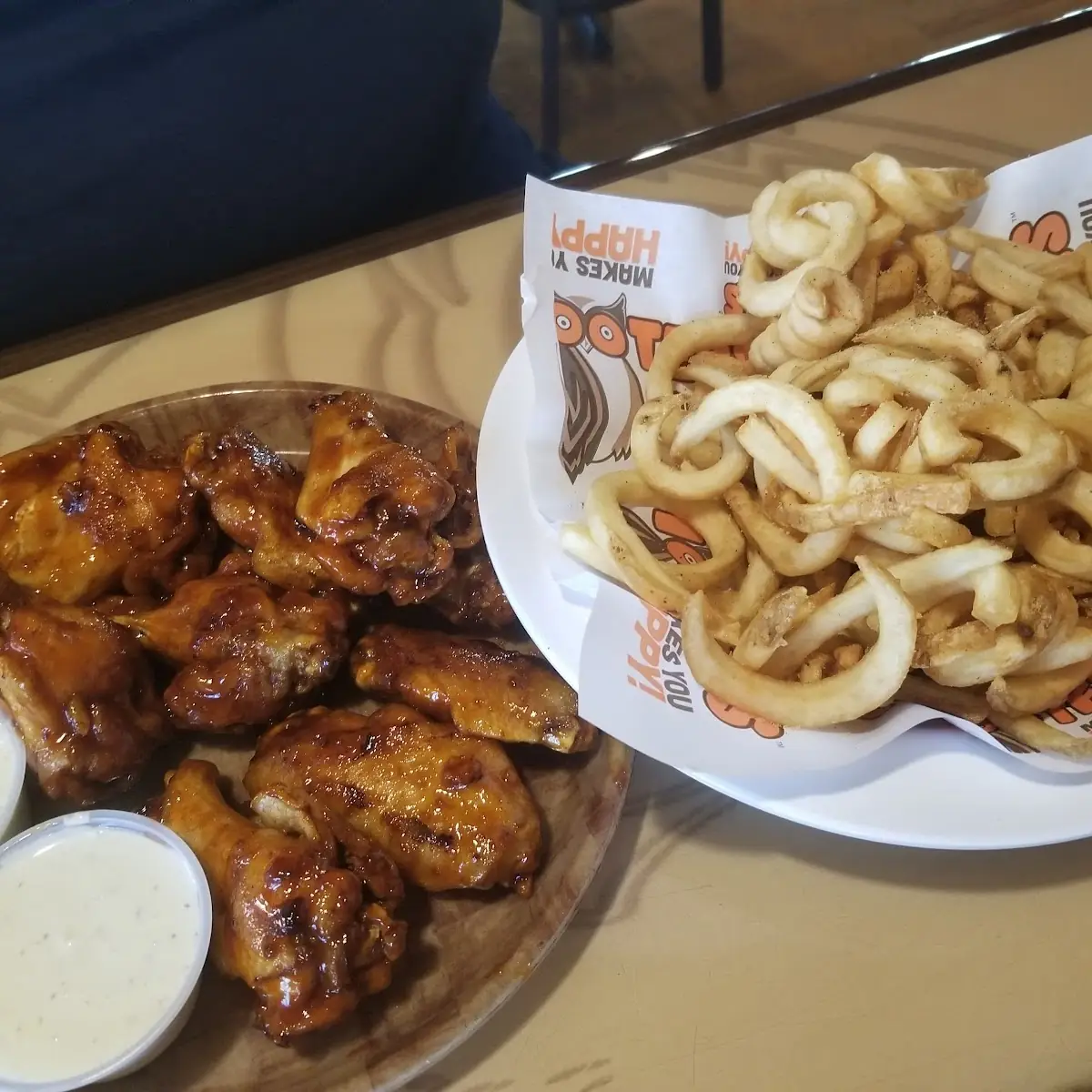 Chicken Wings with Fries