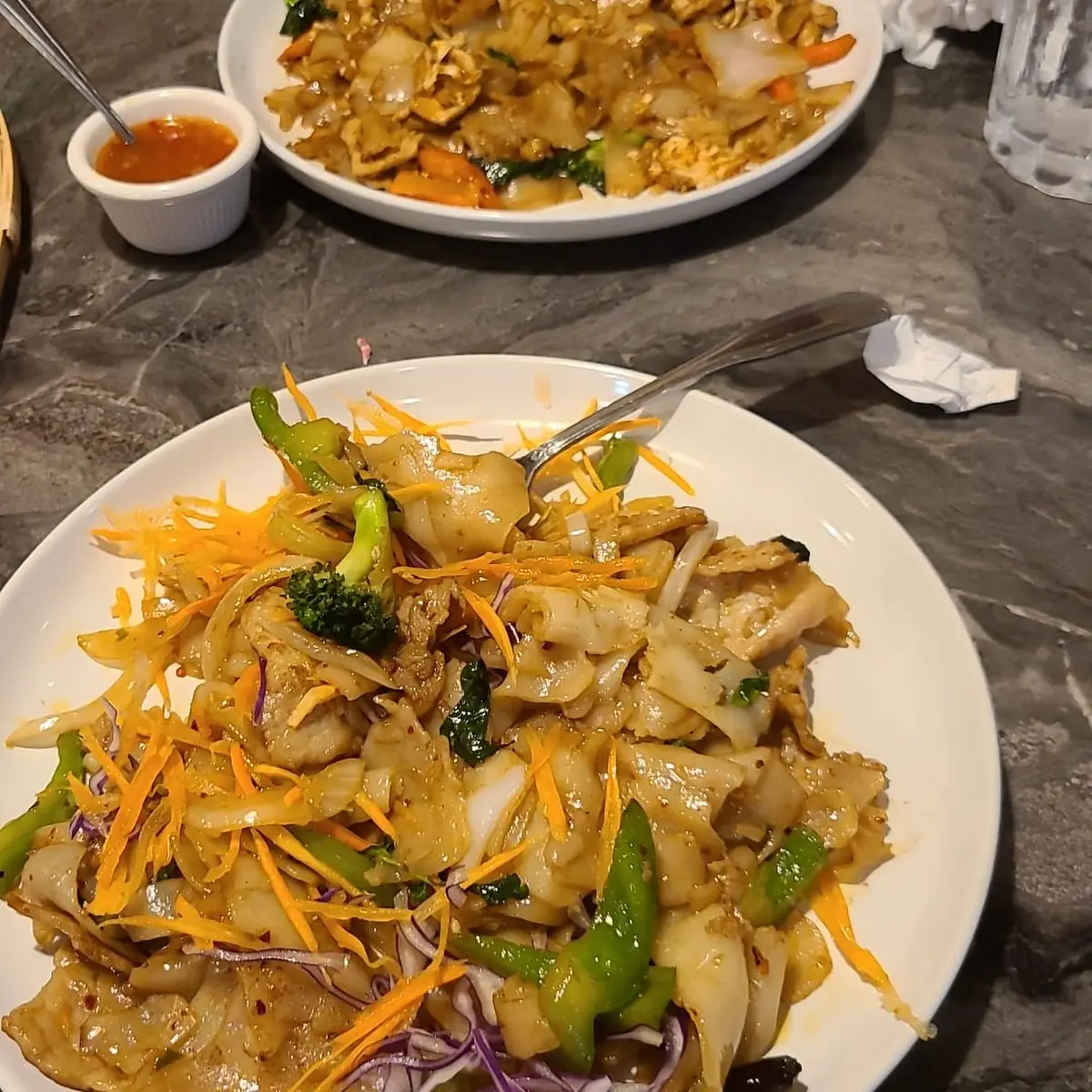Flat Rice Noodle with Beef