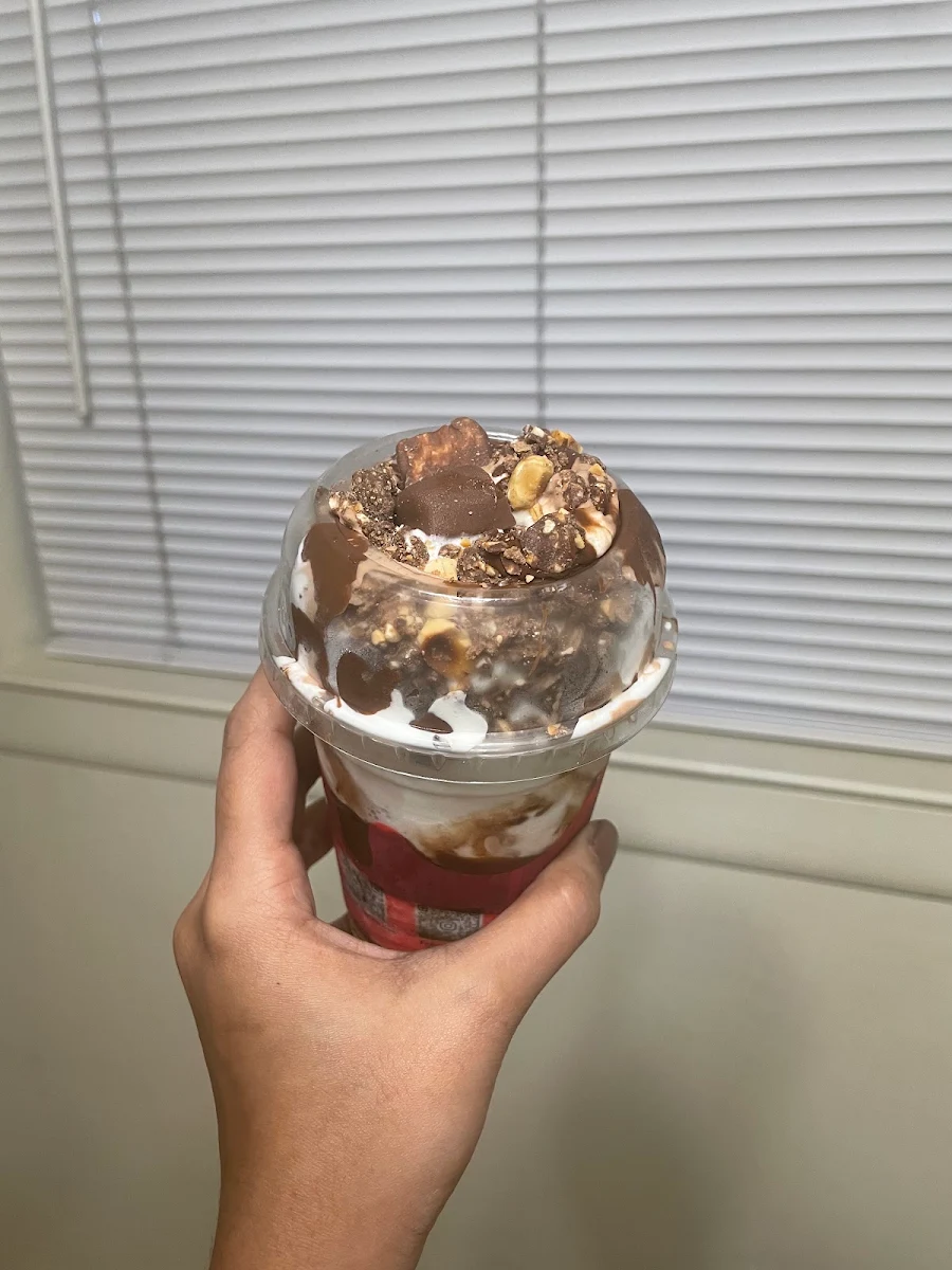 Twix Sundae
