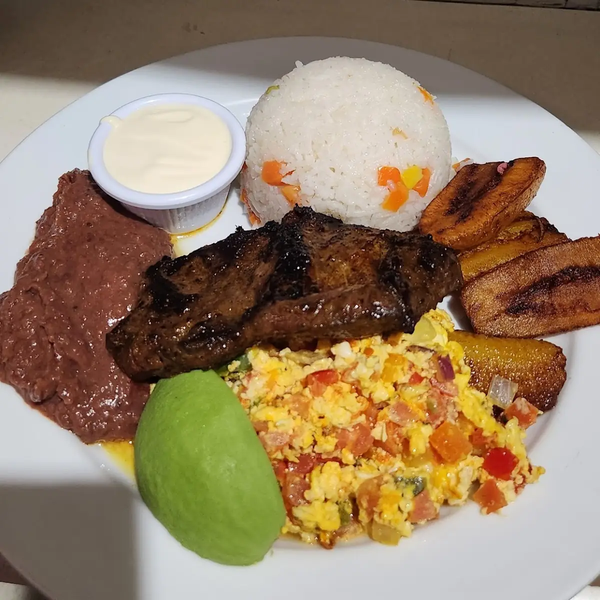 Plato Tipico la Perla