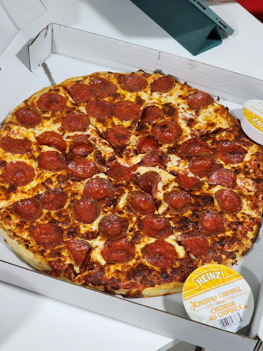 Large Mediterranean Chicken Pizza (14")