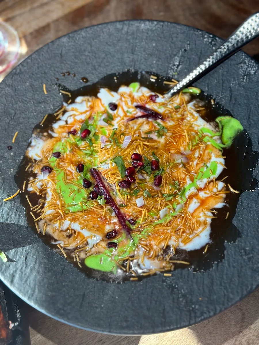ALOO TIKKI NOODLE BURGER