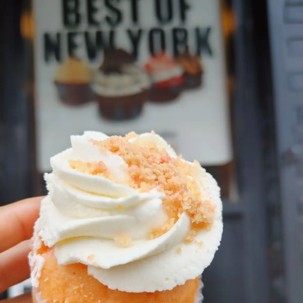 Strawberry Eclair Cupcake - Exclusive Item