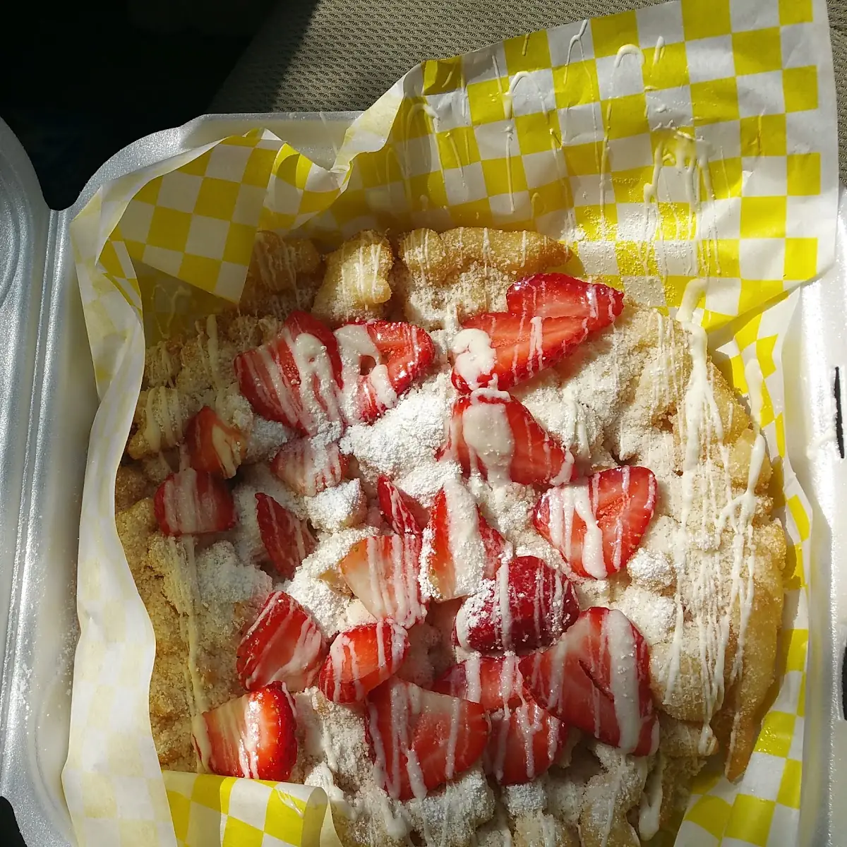 Fresh Strawberries with White Chocolate