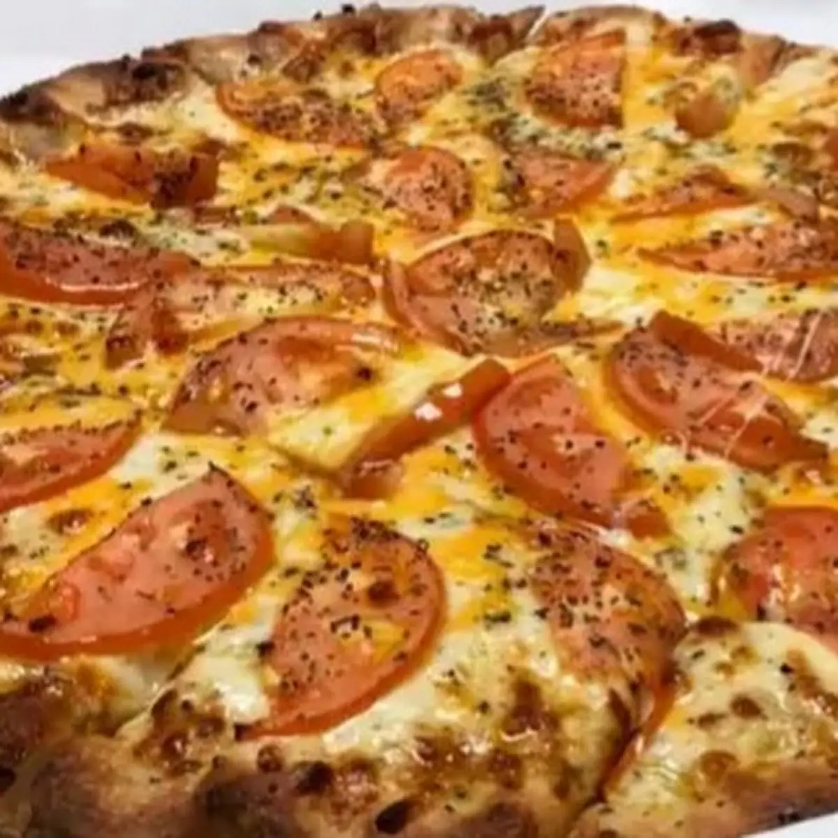 Tomato Basil Garlic Pizza
