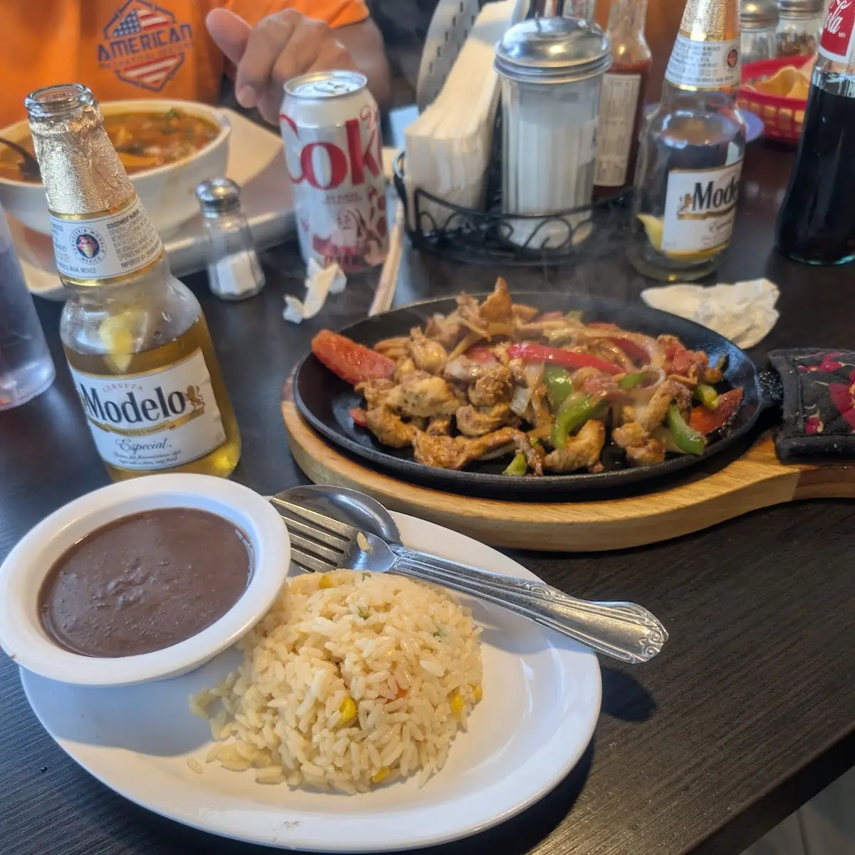Molcajete Mixto / Mixed Molcajete