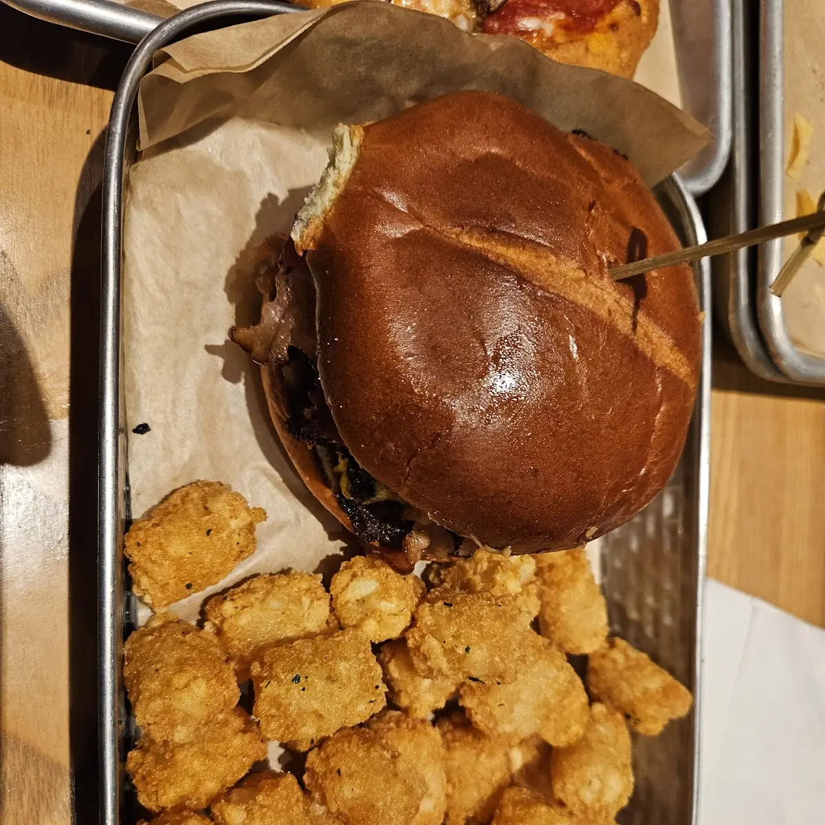 HONEY BBQ BACON BURGER